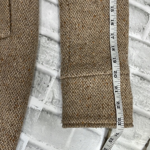 I. Spiewak & Sons women’s brown wool button down coat with hood and two pockets - Picture 13 of 15